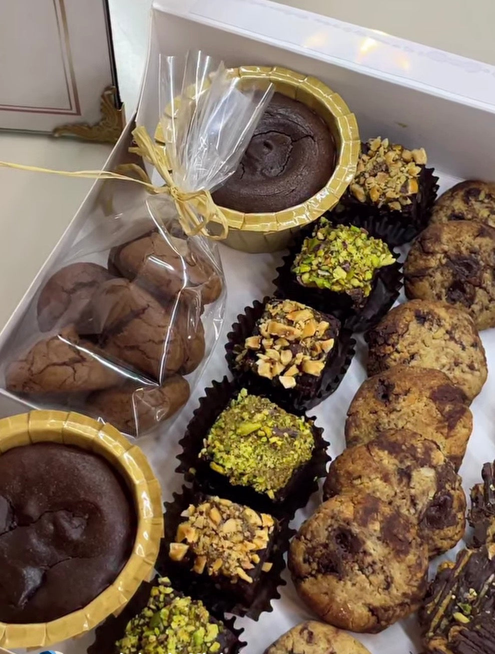 Coffret – Mini gateaux sans gluten et sans sucre ajouté | علبة حلويات بدون غلوتين و بدون سكر مضاف